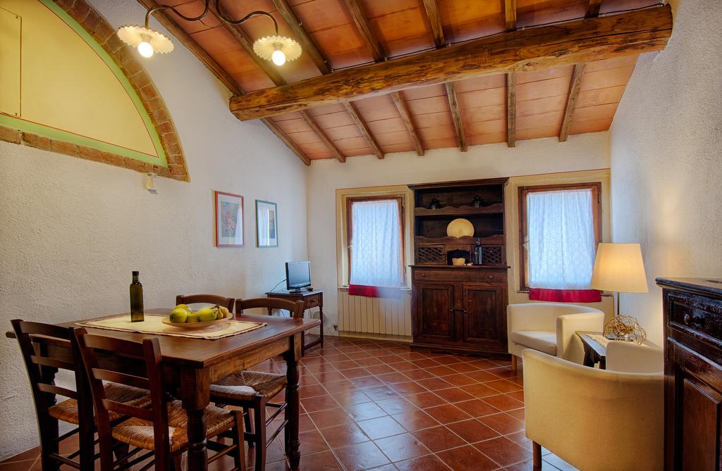 Agriturismo Poggio Bonelli Кастельнуово-Берарденга Номер фото